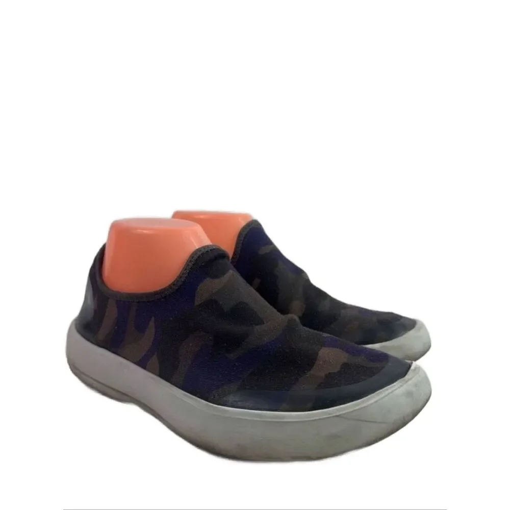 OOFOS OOmg eeZee Midnight Camo Slip On Sneakers
